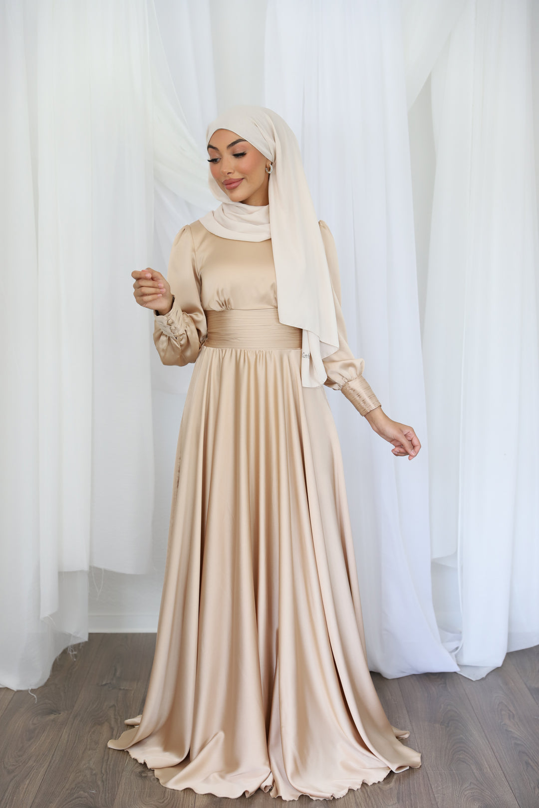 Rose Satin Kleid in Gold