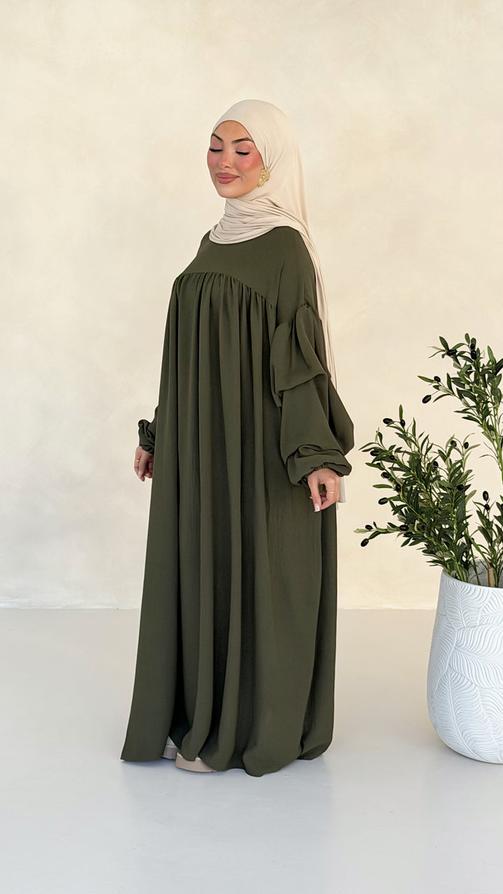 Mavie Abaya mit Ballonärmeln