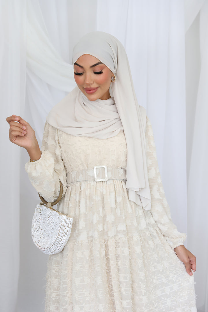 Donya Kleid mit Rüschen in Beige