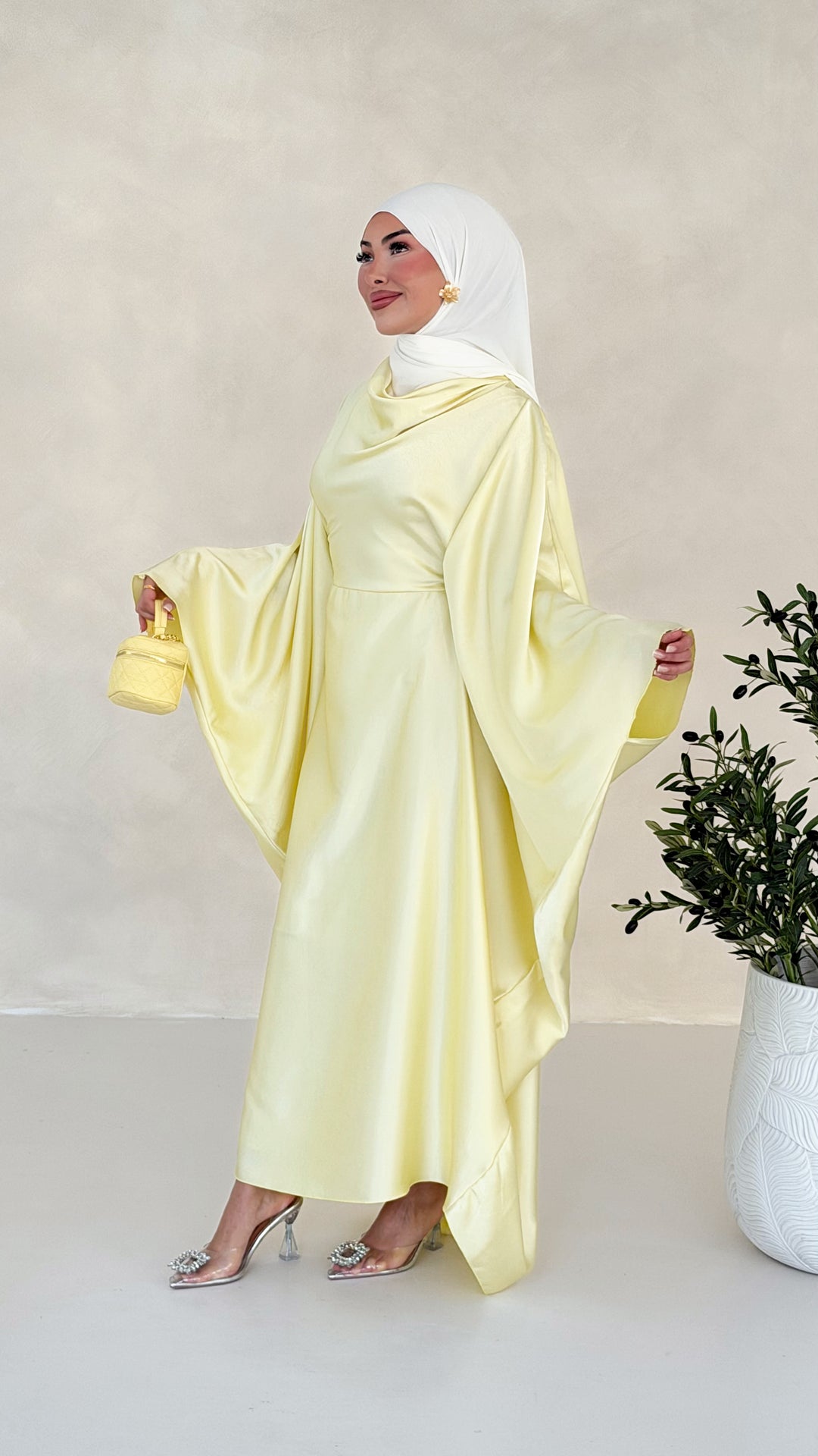 Lyra Abaya