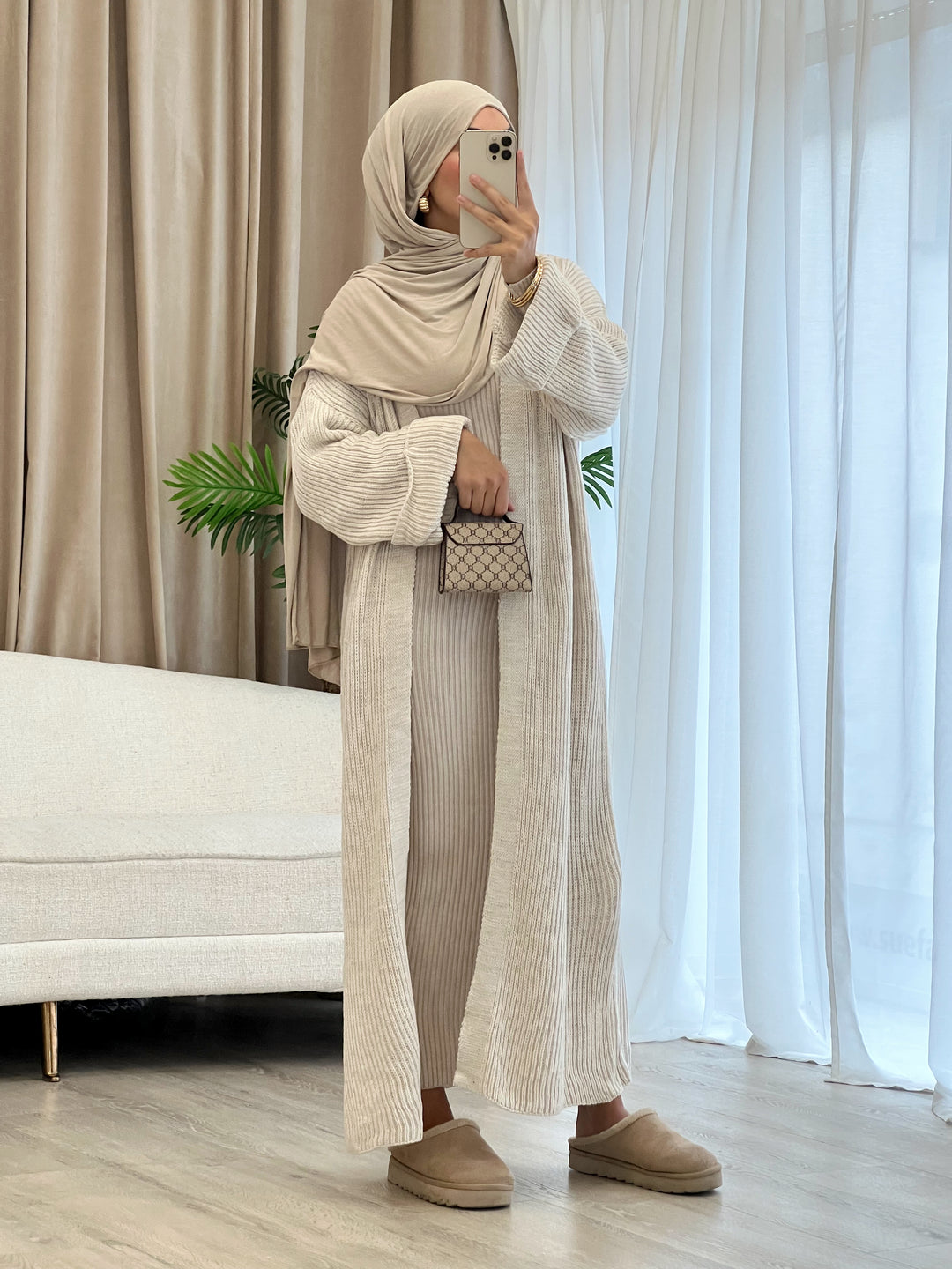 Mila Strick-Cardigan in Beige