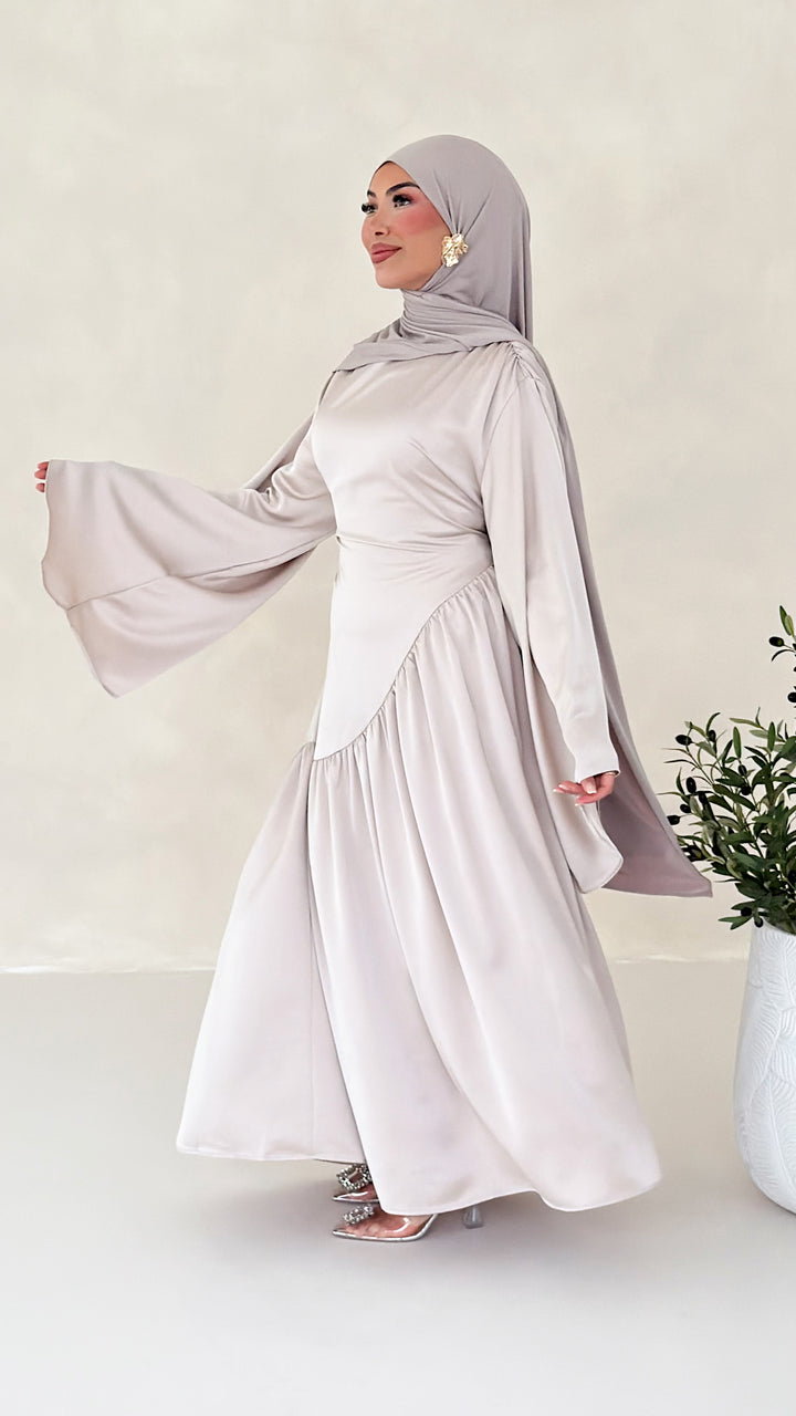 Ilyana Satin Kleid