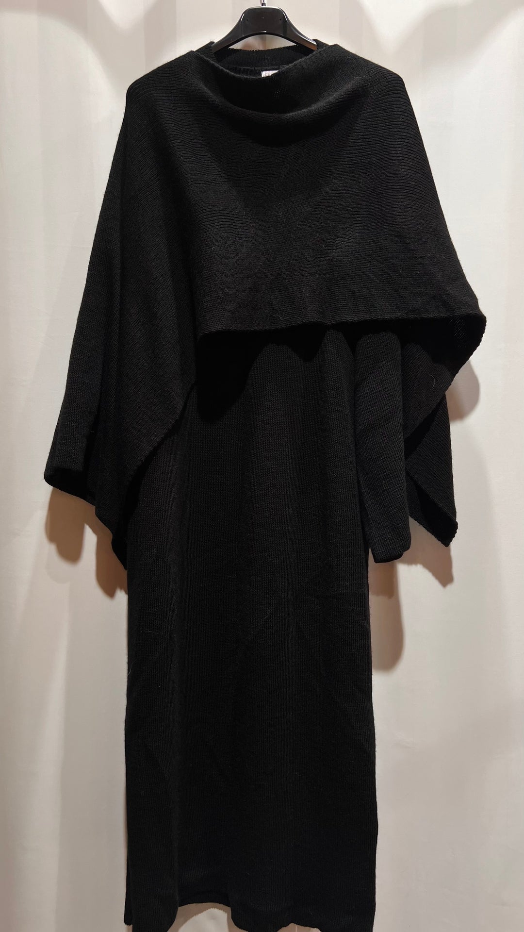 Mira Long Strick-Cape