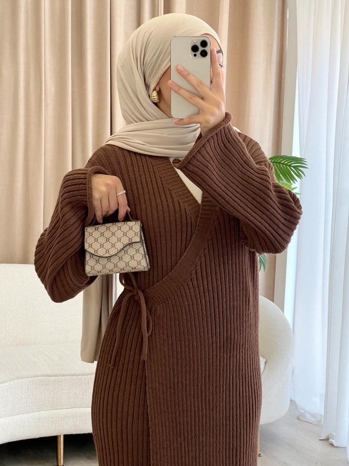 Belleza Strickkleid in Wickeloptik in Brown