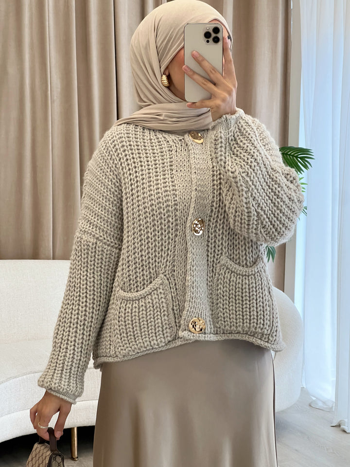 Pure Cardigan mit goldenen Knöpfen in Ivory