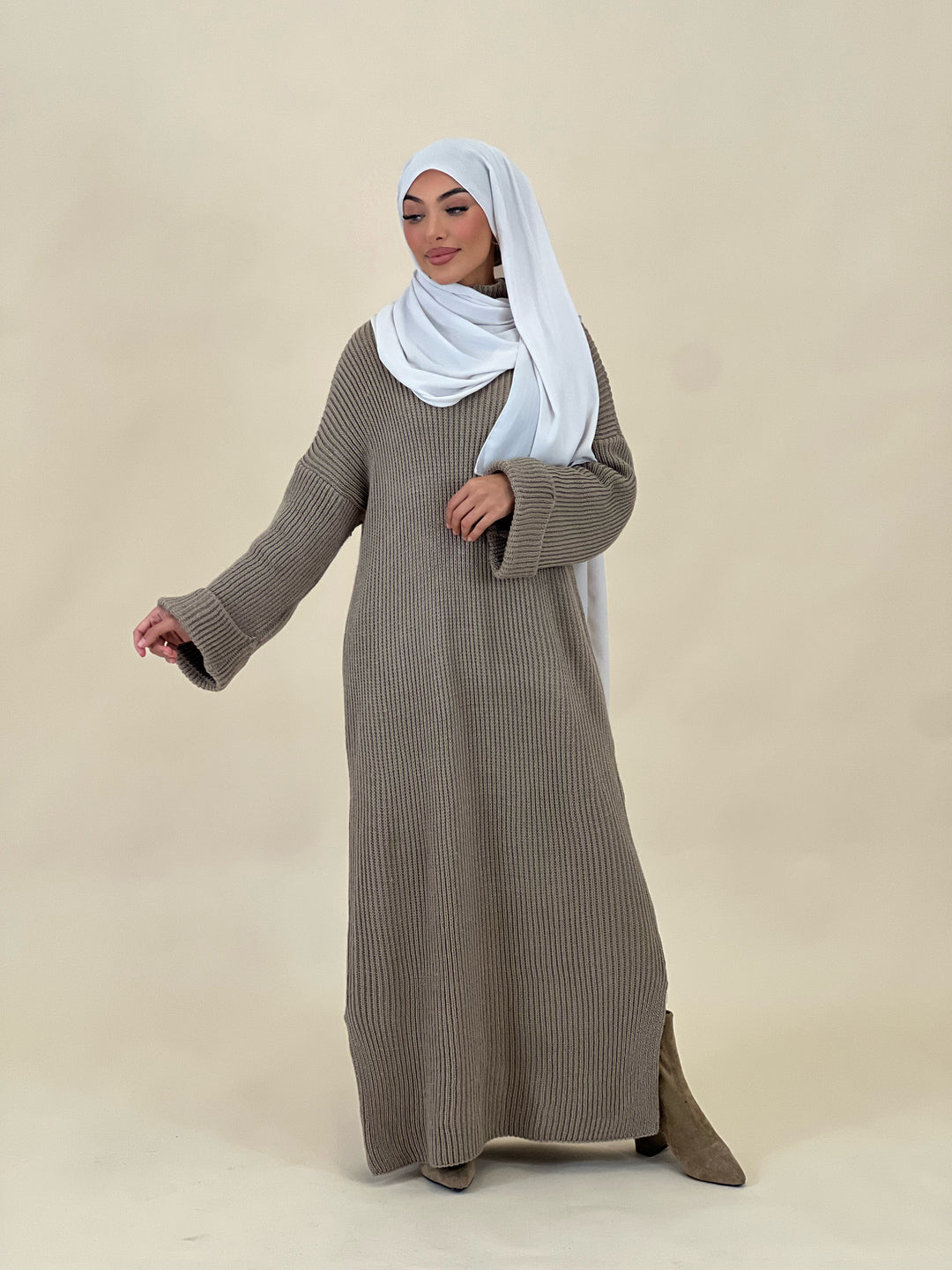 Serena Oversized Pulloverkleid in Taupe