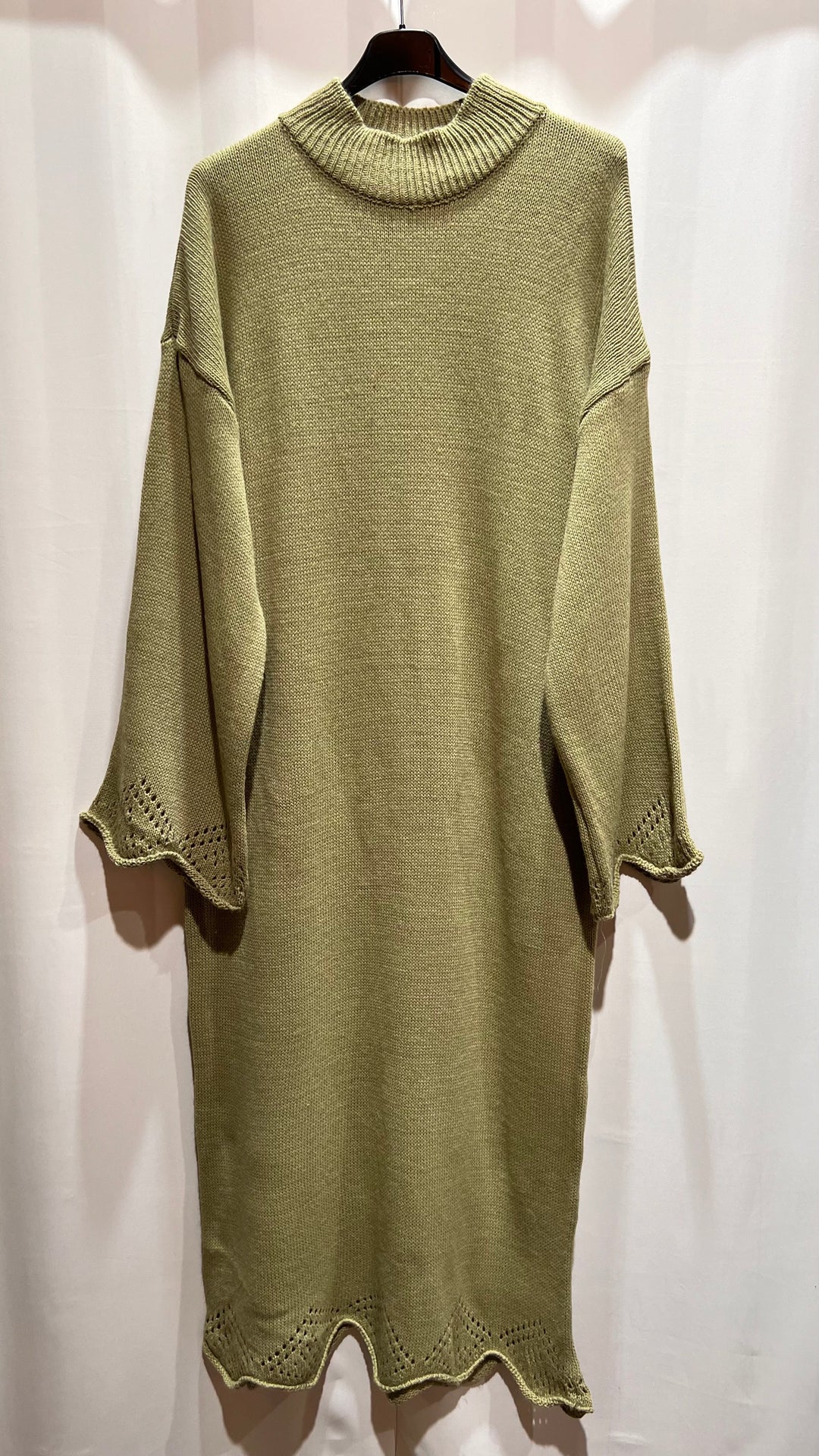 Eli Strick-Kleid