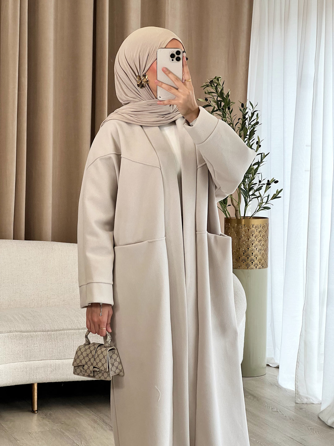 Dalya Oversized Mantel