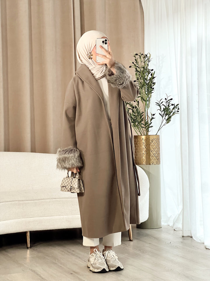 Parisian Faux-Mantel