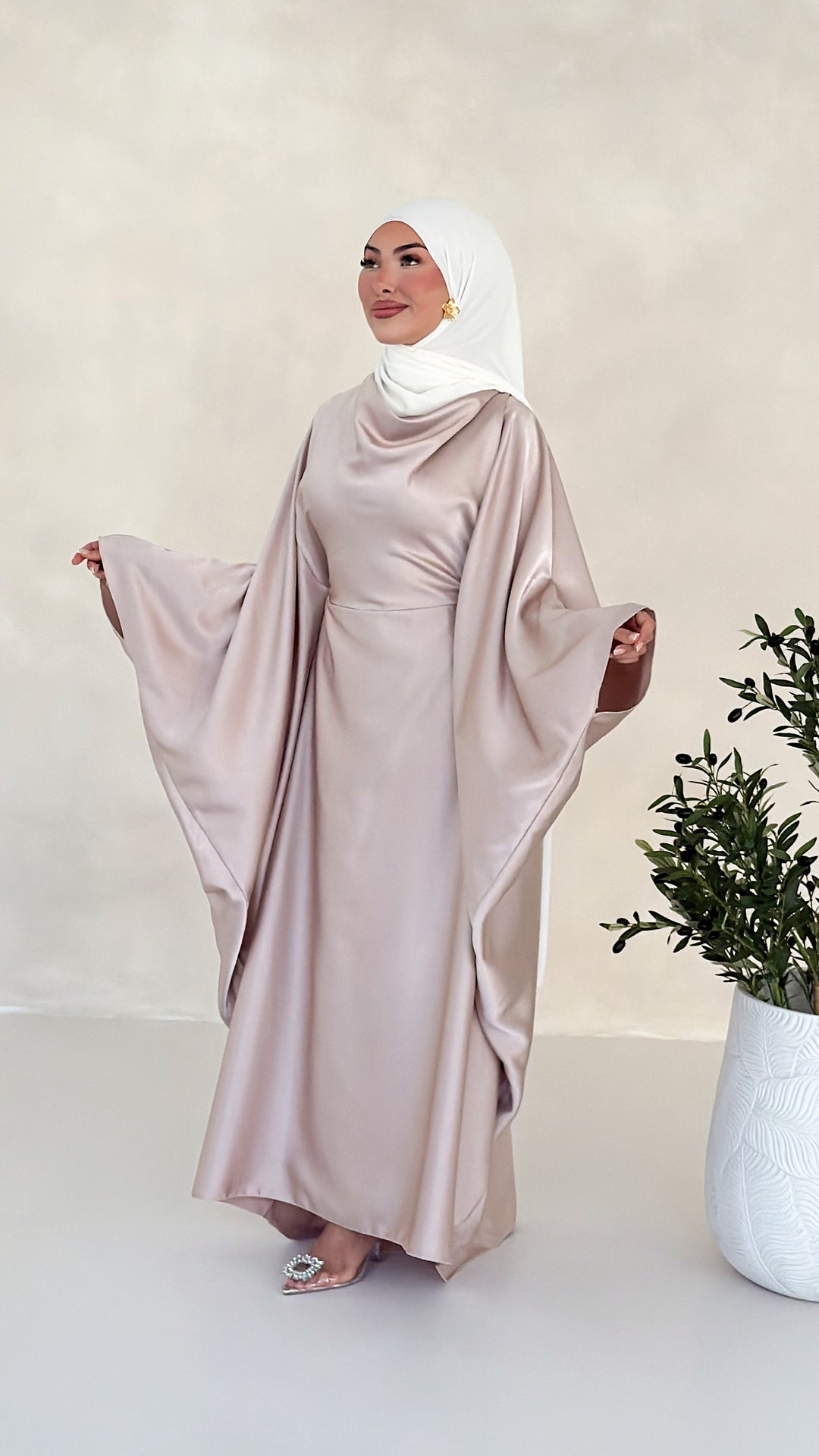 Lyra Abaya