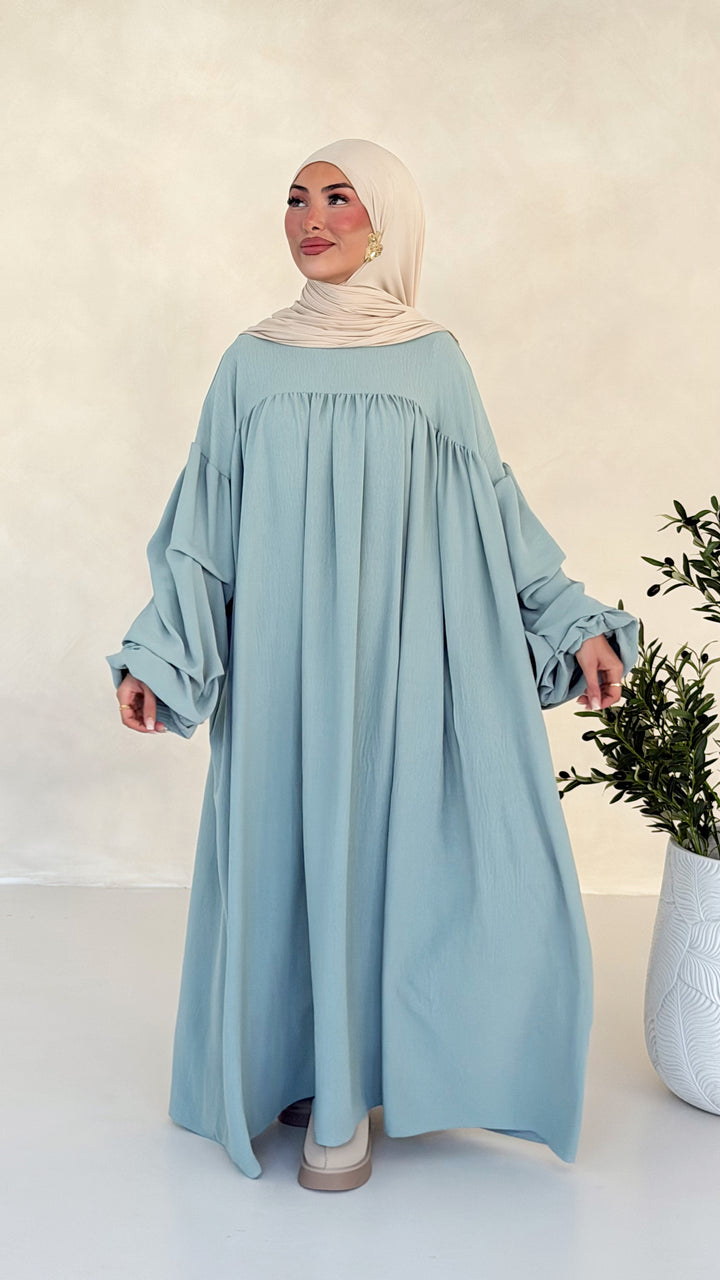 Mavie Abaya mit Ballonärmeln