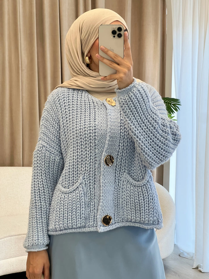 Pure Cardigan mit goldenen Knöpfen in Blue