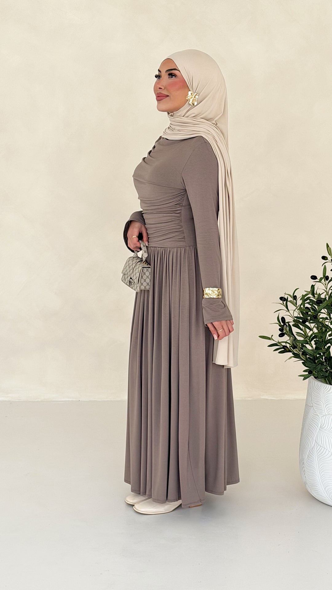 Nura Kleid