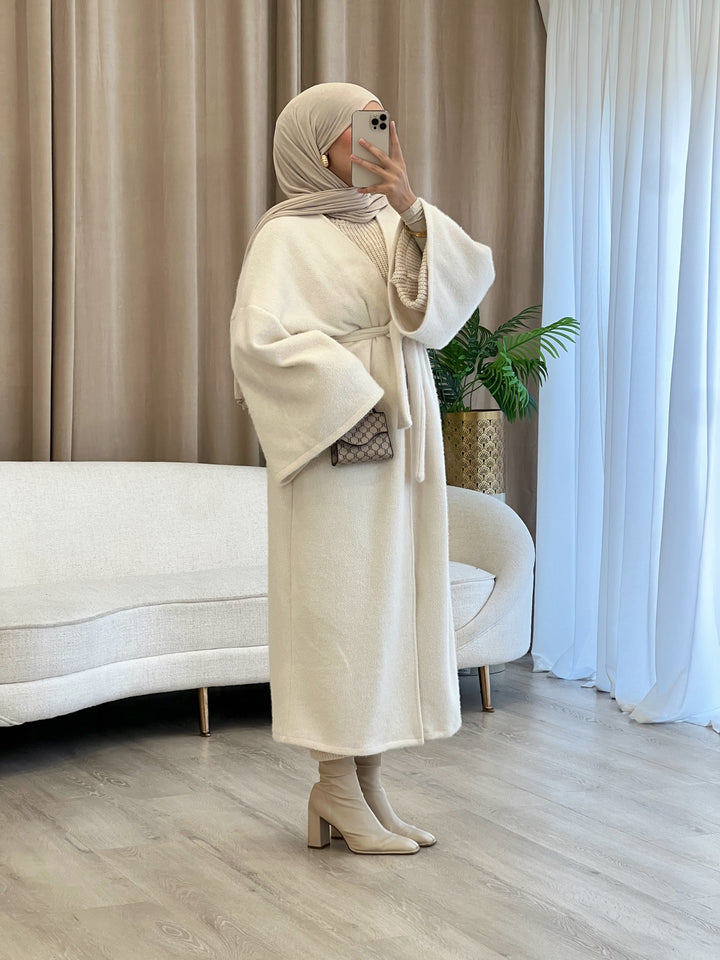 Hazel Oversized Mantel in Creme