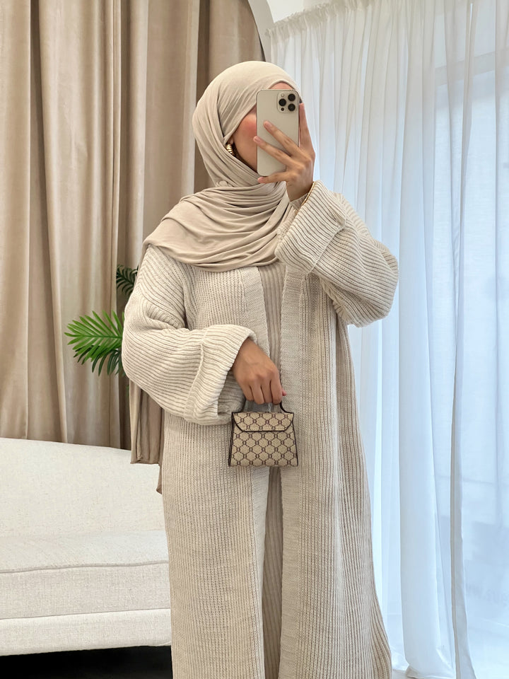 Mila Strick-Cardigan in Beige