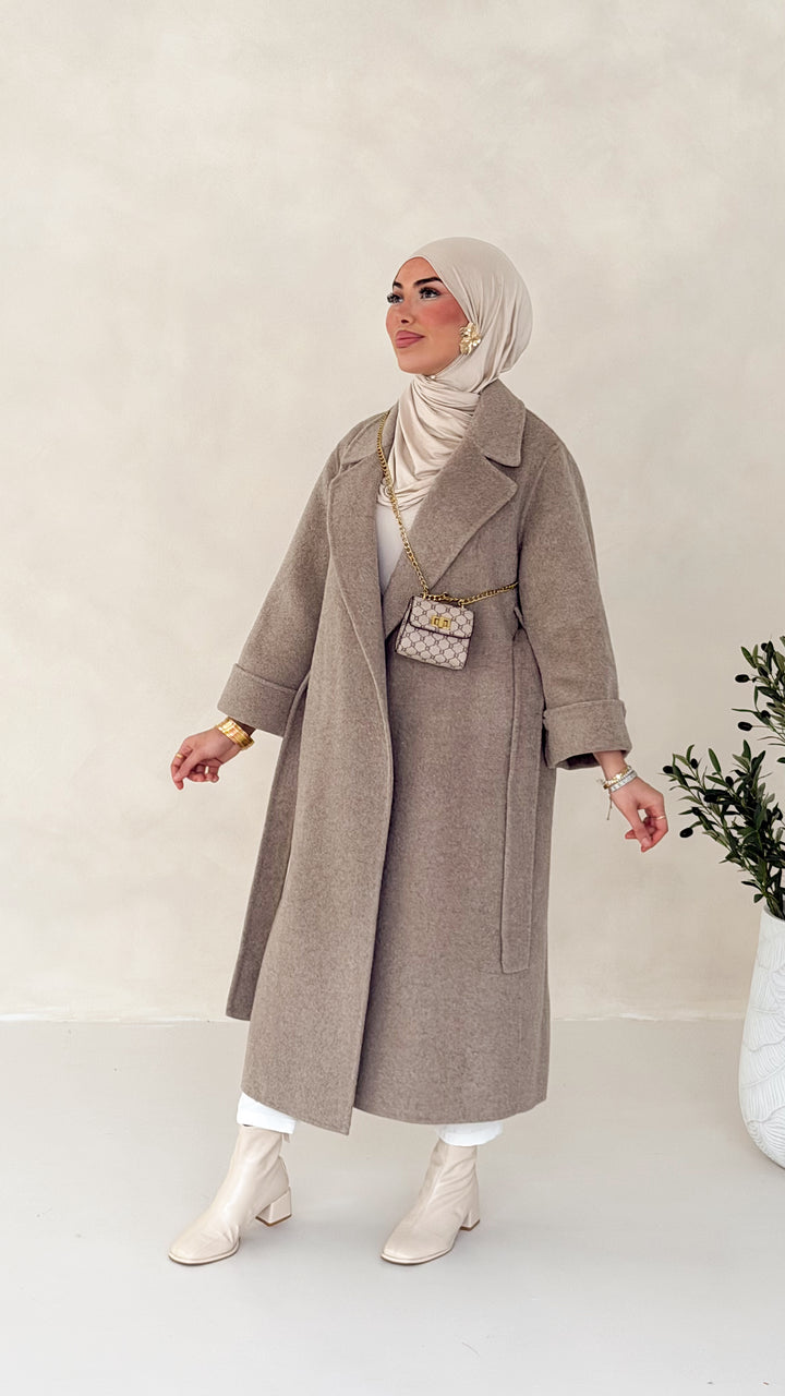 Valéria Woll-Mantel