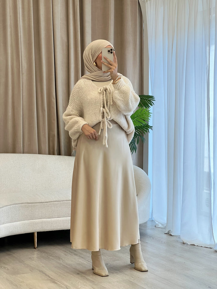 Chic Satin Rock in Beige