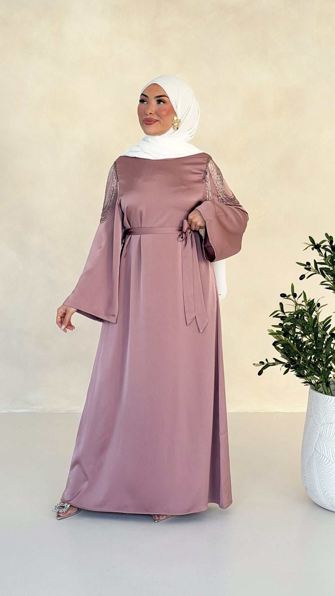 Alira Pearl Abaya