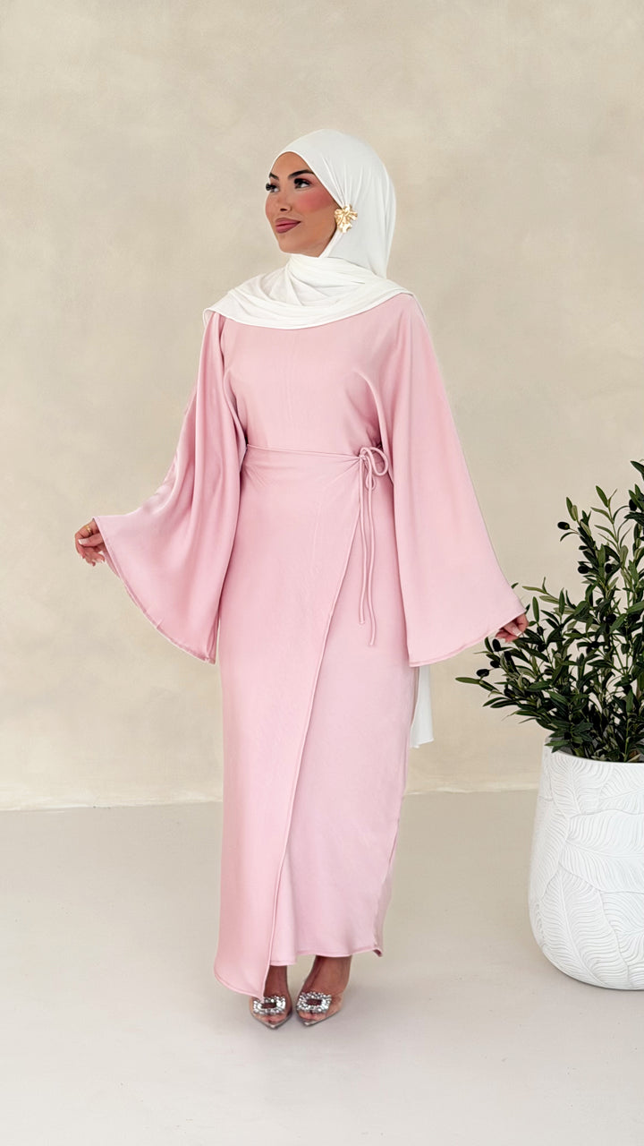 Nuré Satin Kleid in Wickeloptik