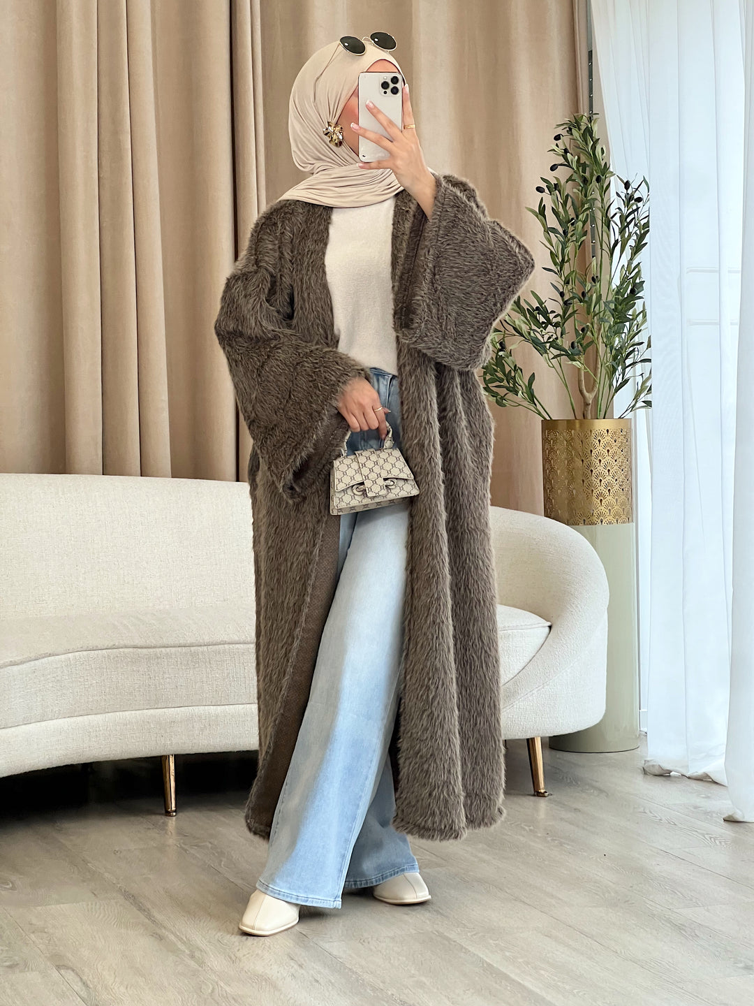 Mayla Faux Mantel