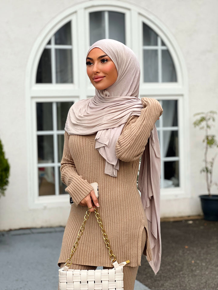 Zendaya Set in Camel