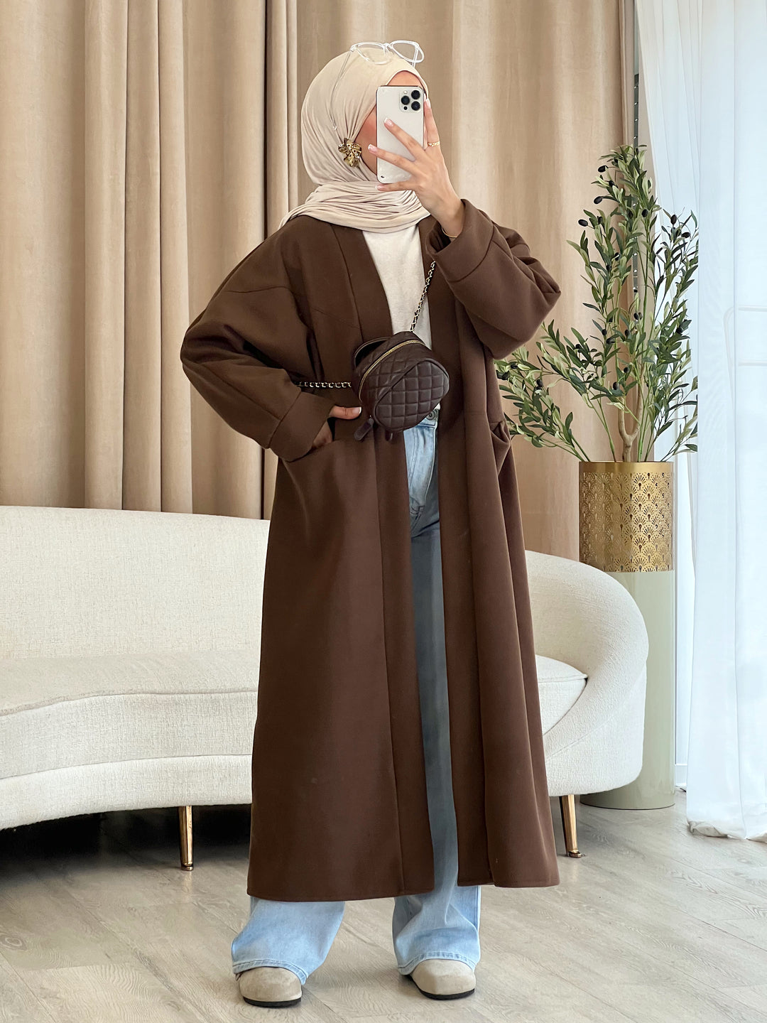 Dalya Oversized Mantel