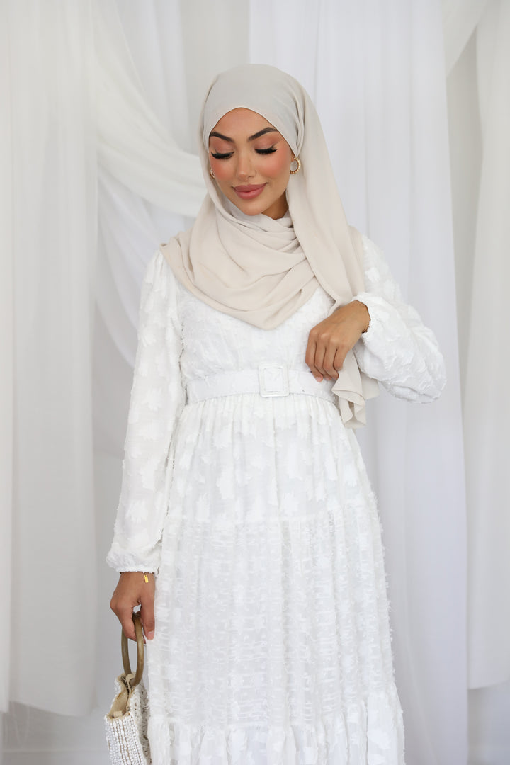 Donya Kleid mit Rüschen in Weiß