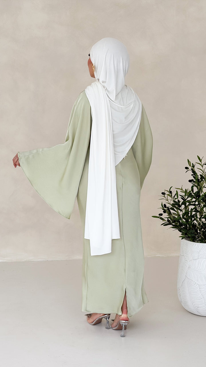 Nuré Satin Kleid in Wickeloptik