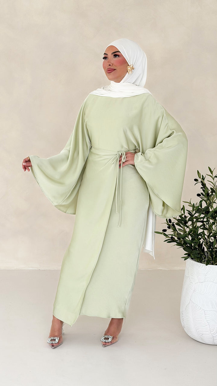 Nuré Satin Kleid in Wickeloptik