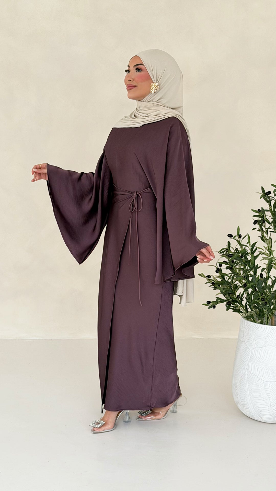 Nuré Satin Kleid in Wickeloptik