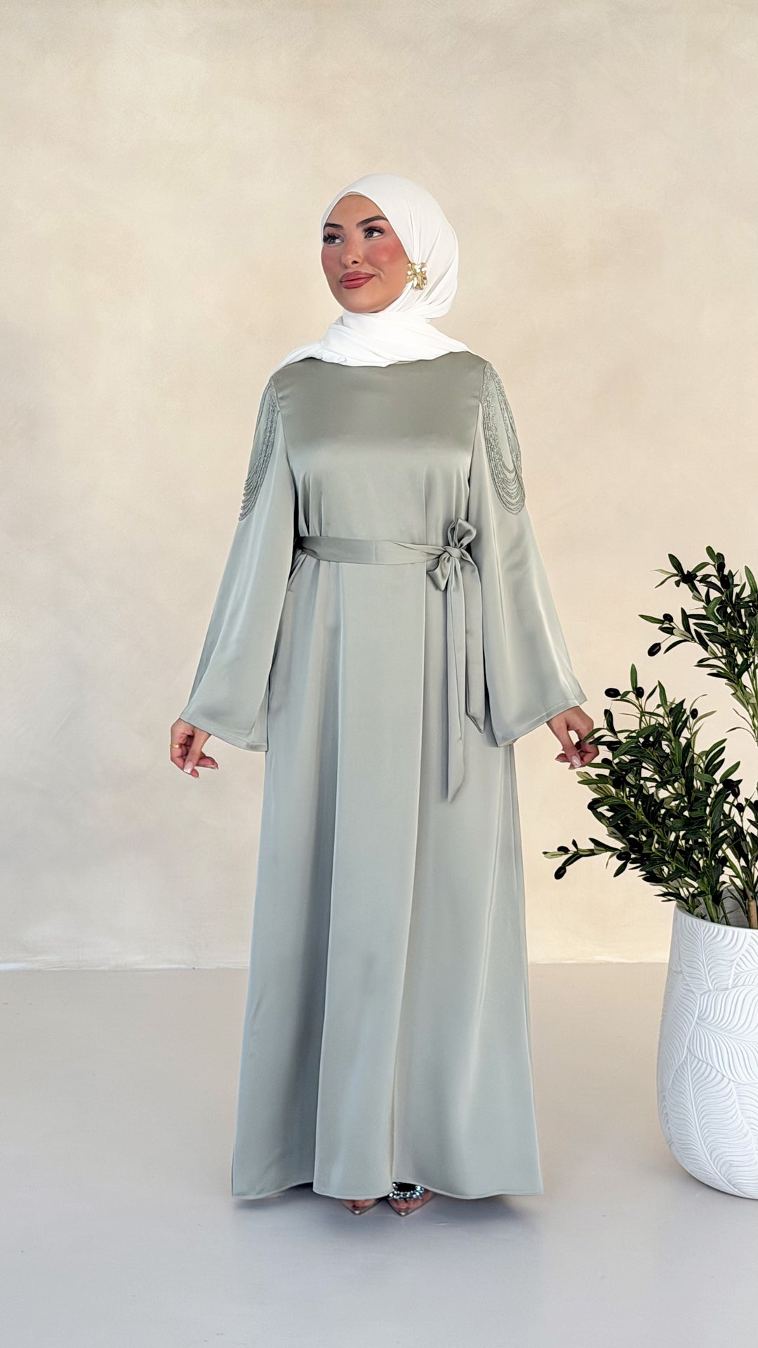 Alira Pearl Abaya