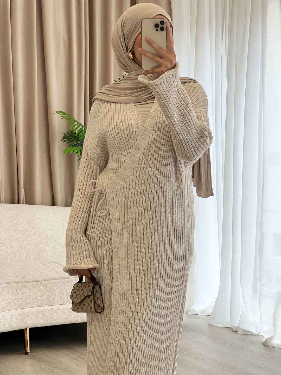 Belleza Strickkleid in Wickeloptik in Beige