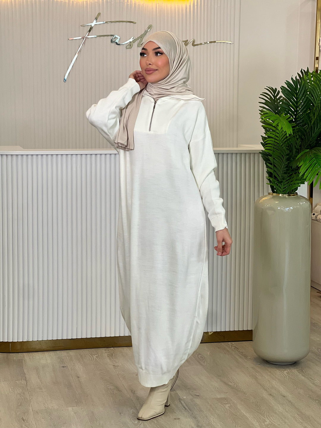 Livia Zipper Pulloverkleid in Creme