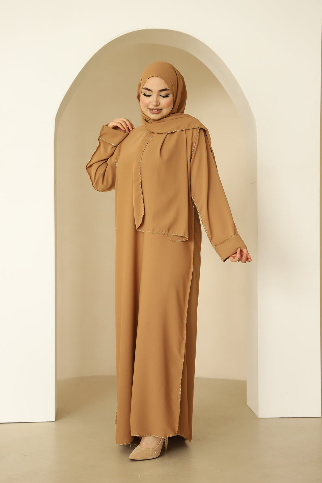 Anisa Abaya mit integriertem Hijab in Camel