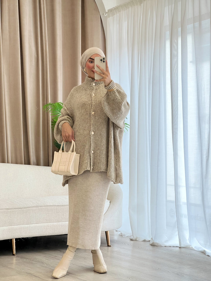Lilly Oversized Cardigan in Taupe