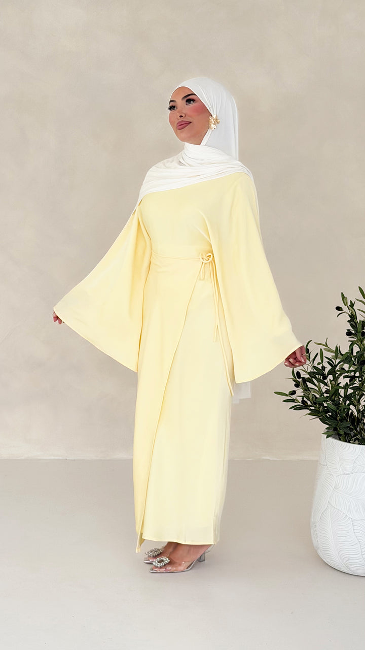 Nuré Satin Kleid in Wickeloptik