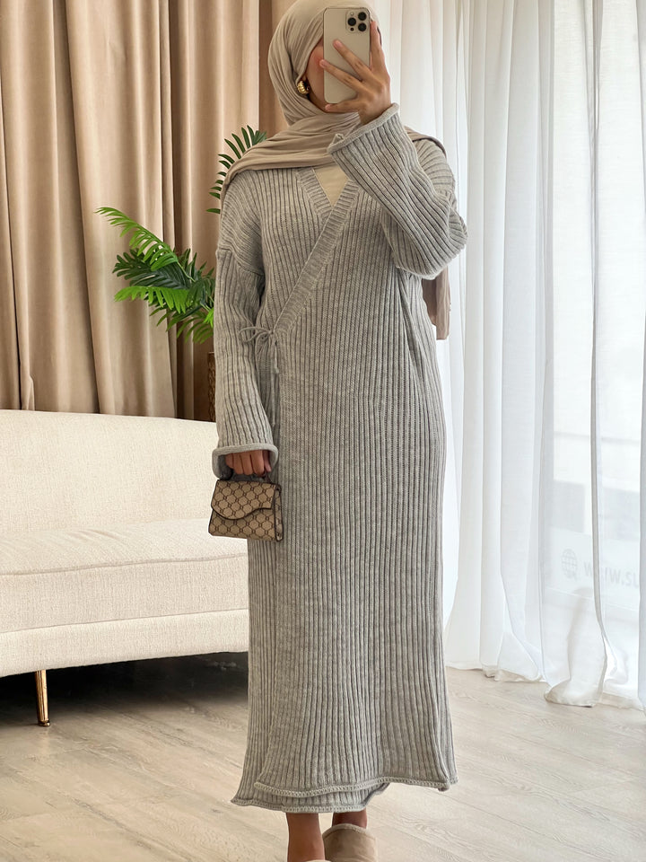 Belleza Strickkleid in Wickeloptik in Grau