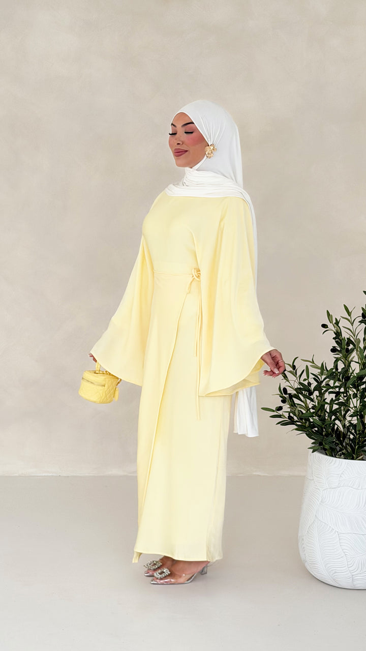 Nuré Satin Kleid in Wickeloptik