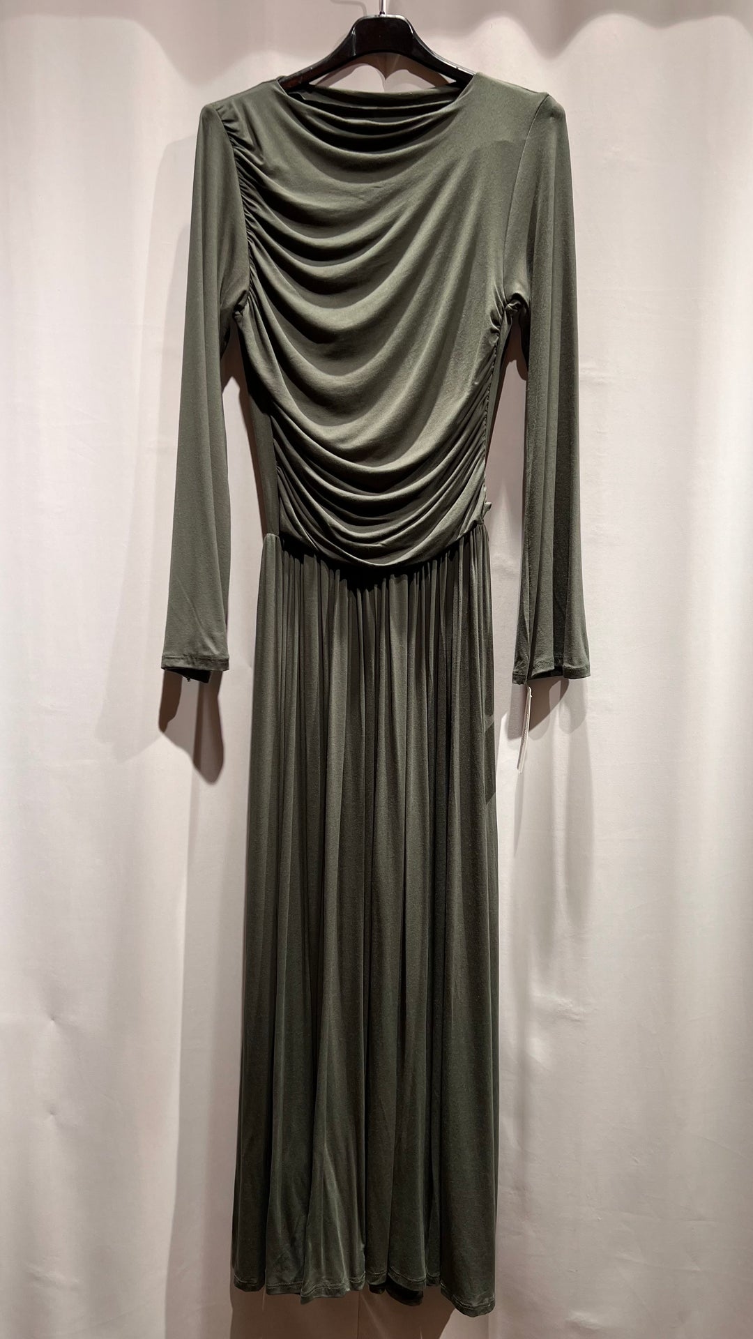 Nura Kleid