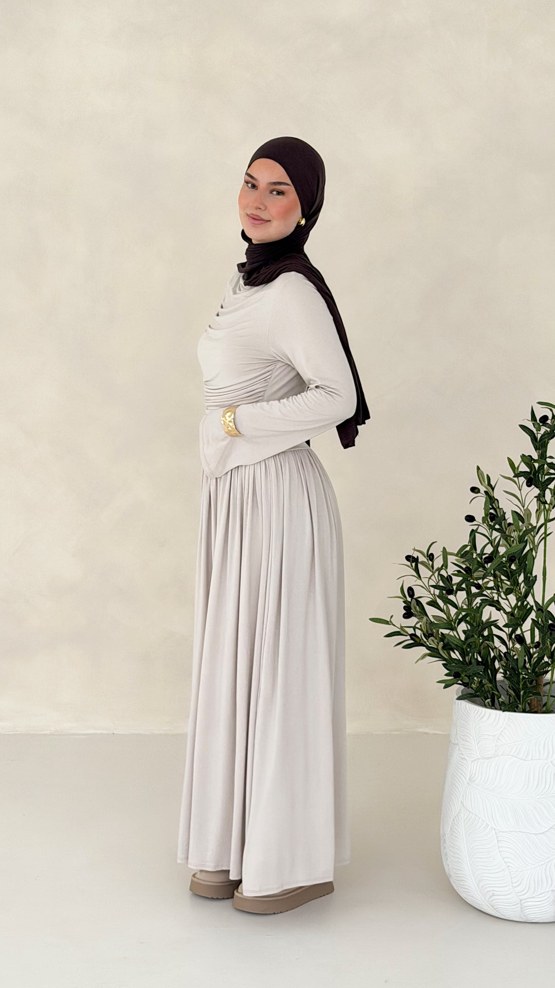 Nura Kleid
