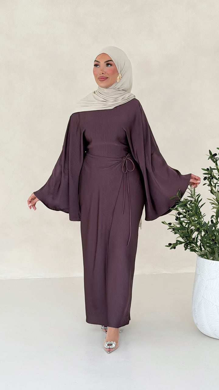 Nuré Satin Kleid in Wickeloptik