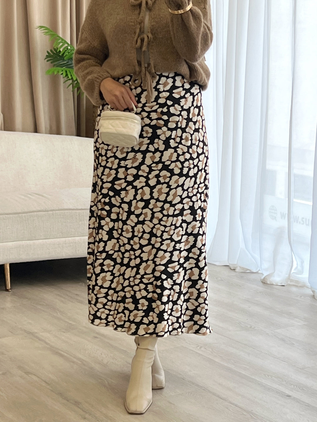 Lia Print Satin Rock in Schwarz