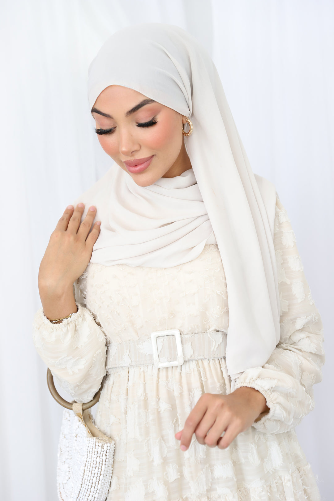 Donya Kleid mit Rüschen in Beige