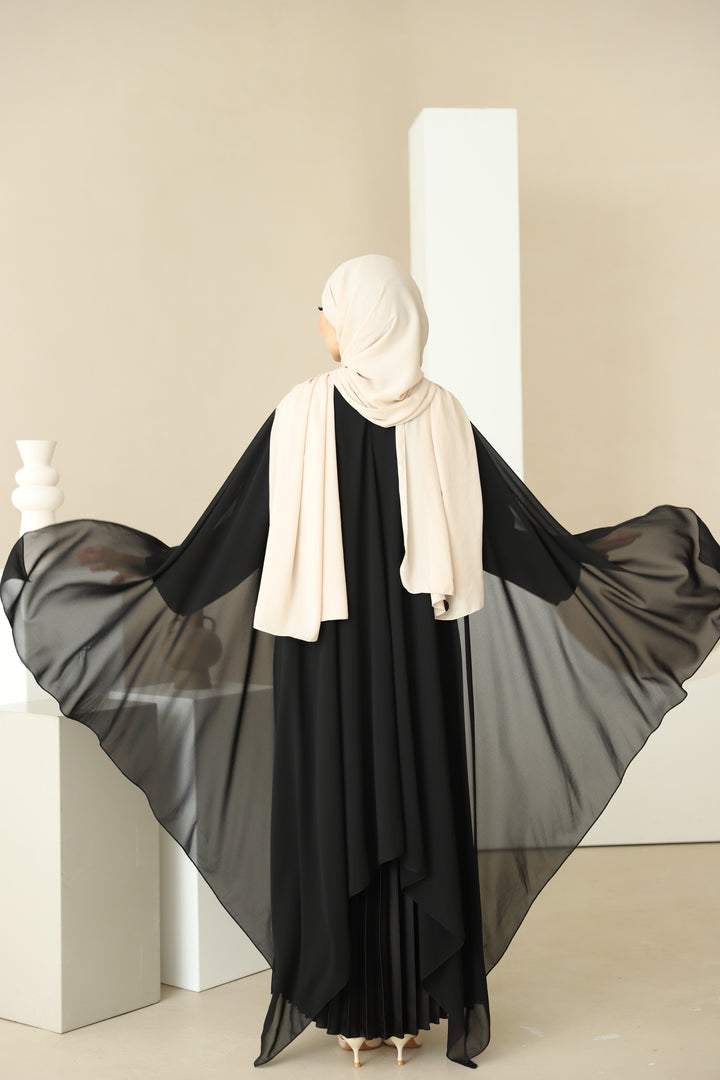 Dunya Plissee Abaya mit Cape in Schwarz