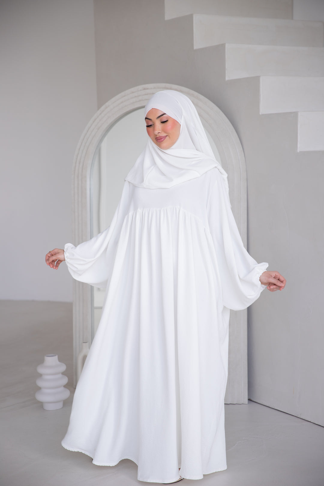 Sare Abaya in Weiß