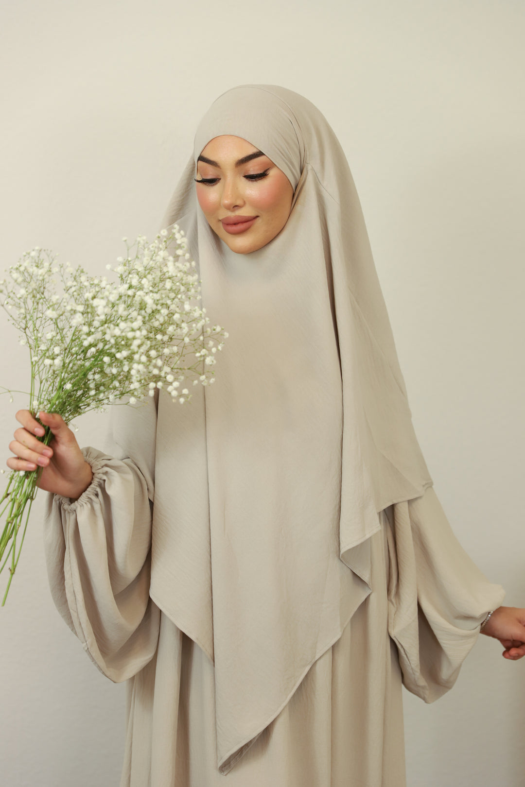 Naima Premium Khimar in Elfenbein