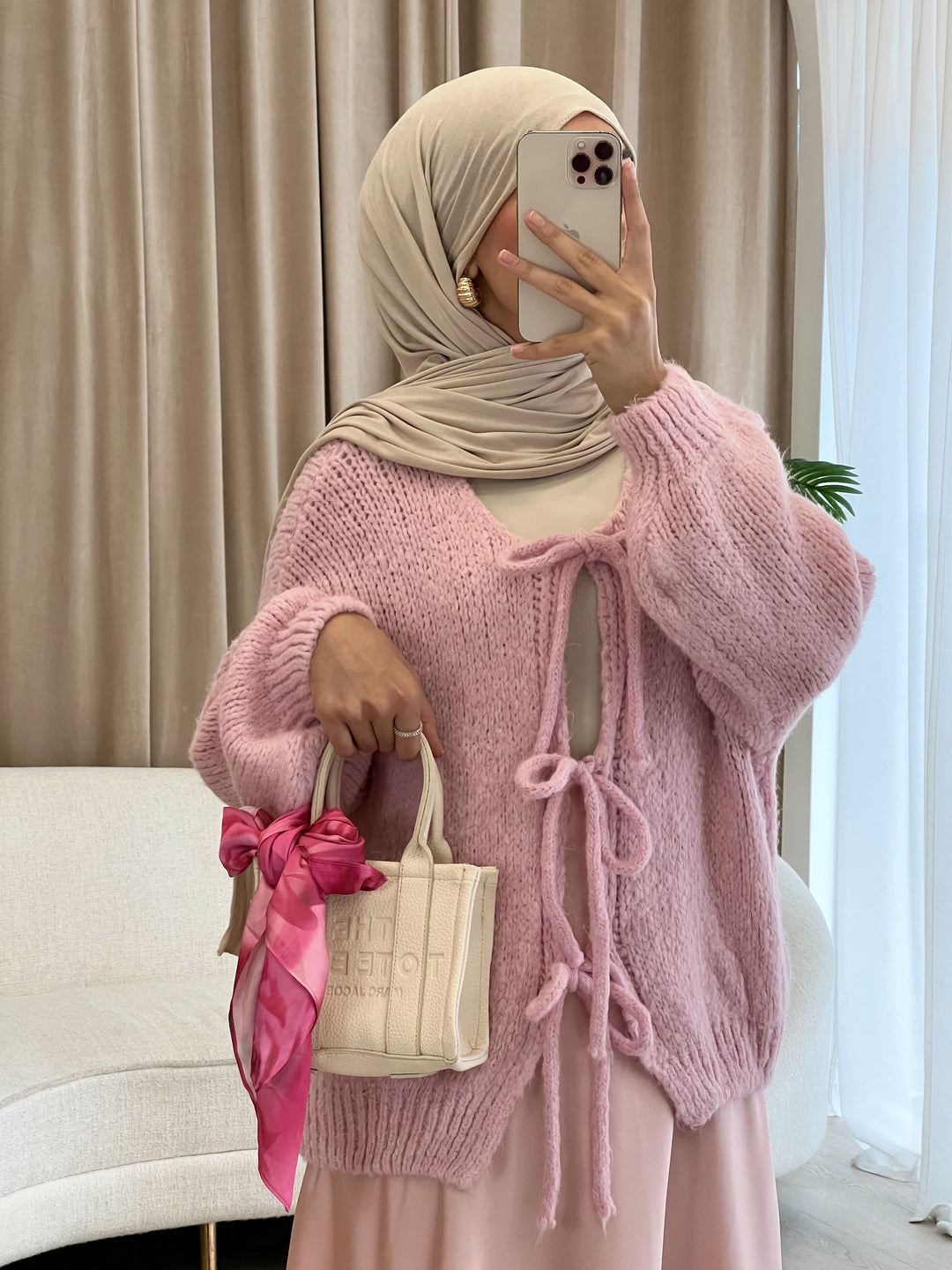 Almila Cardigan mit Schleifen in Barbie