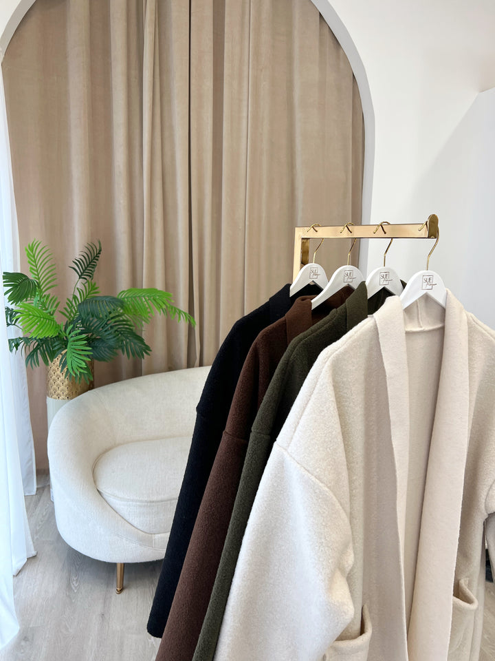 Teddy Oversized Mantel in Creme