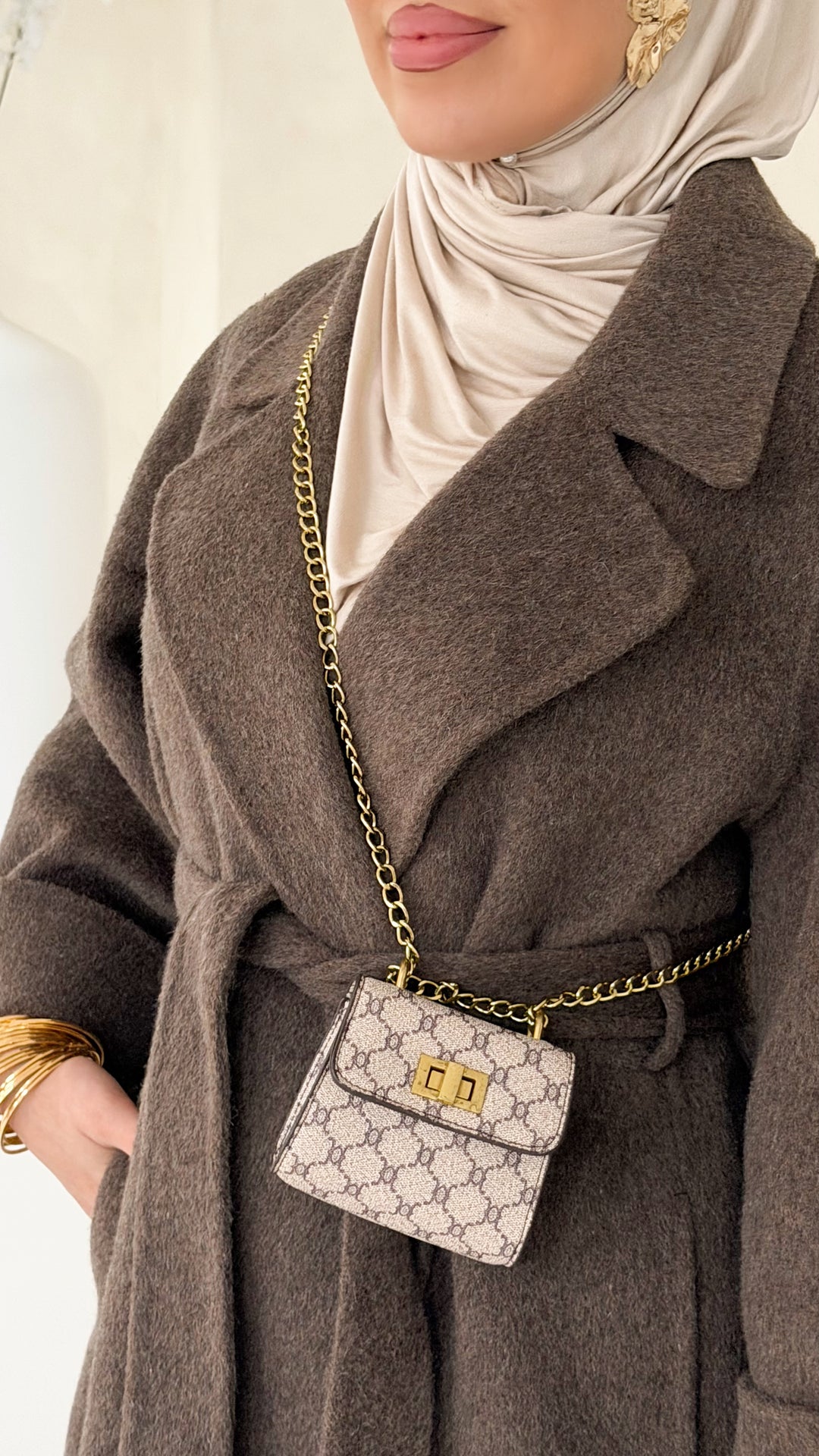 Valéria Woll-Mantel