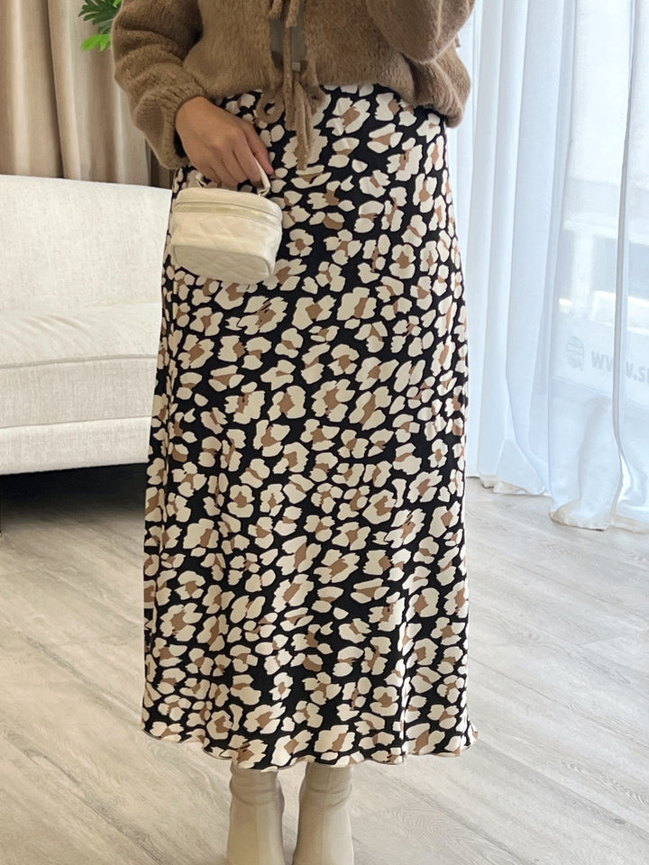 Lia Print Satin Rock in Schwarz